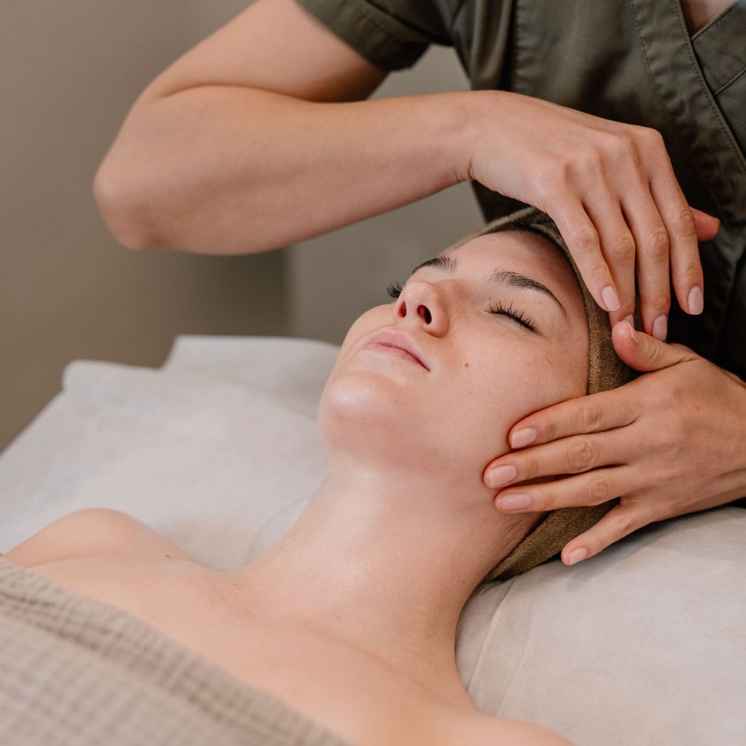 Lifting and Glow Wellness Jargal Bold Beauty Köln